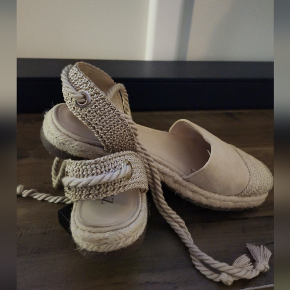 ESPADRILLES LACE UP - Picture 10 of 10